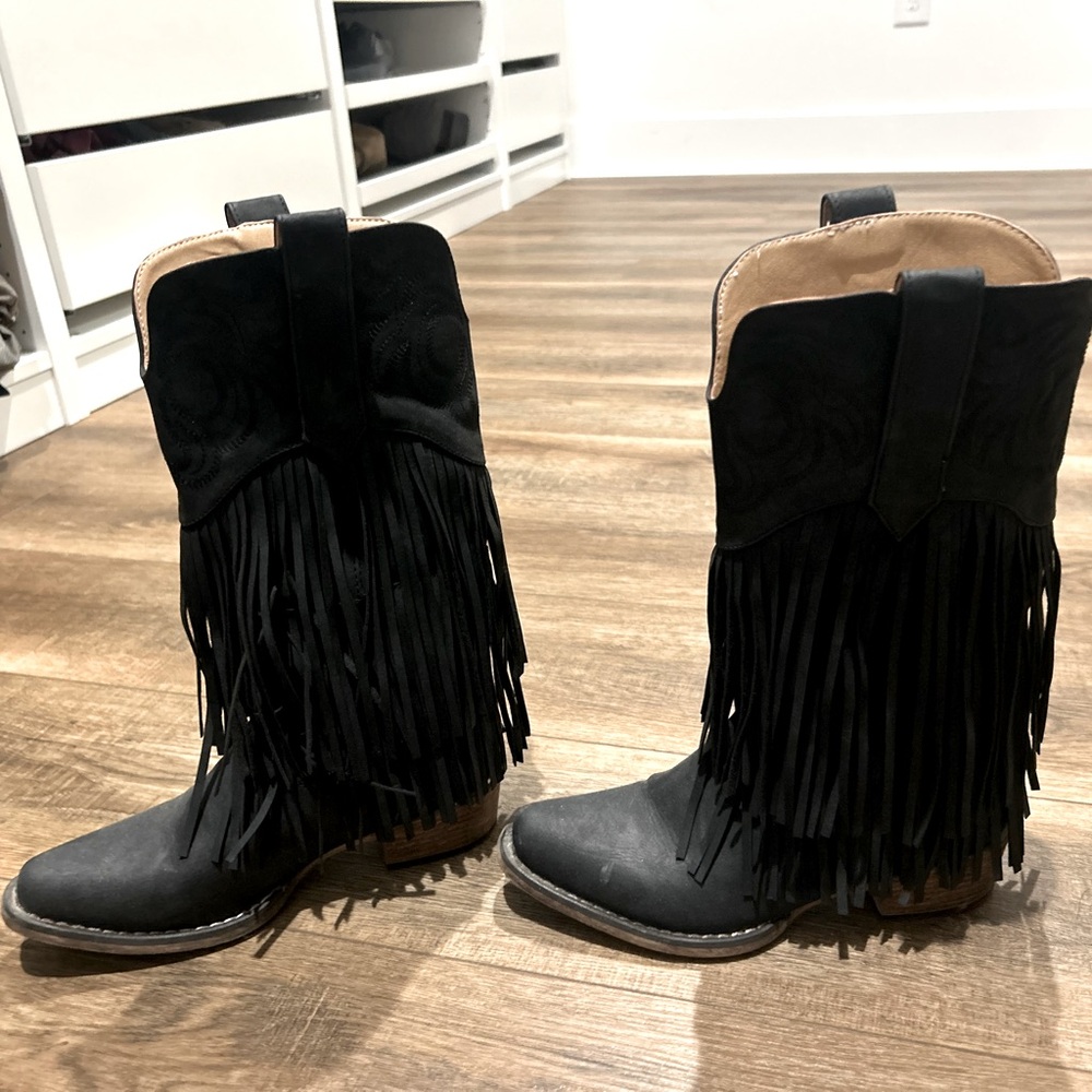 Roper Women's Black Faux Suede with Fringe Snip Toe Cowboy Boots